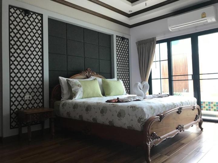Tc Villa On Beach Ko Lan Bagian luar foto